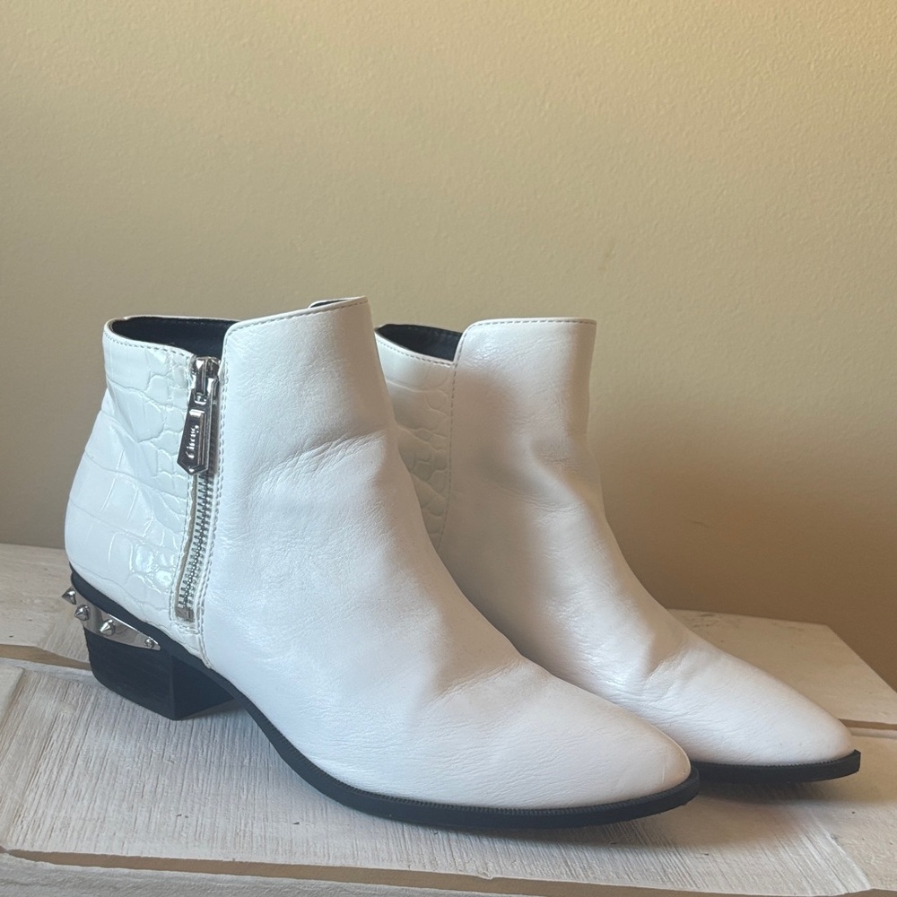 Circus by Sam Edelman Highland White Ankle Boots with Silver Accents